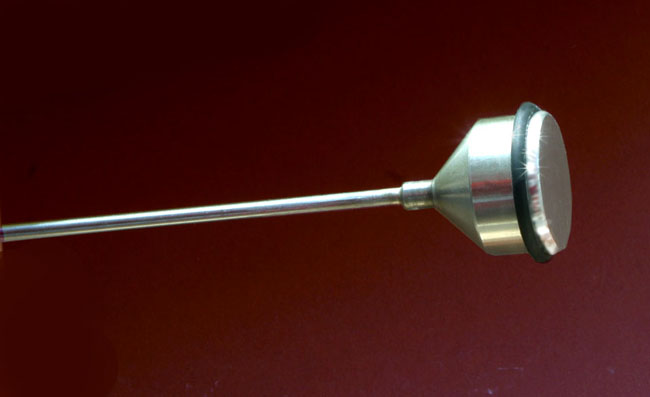 Dipstick for measuring He level